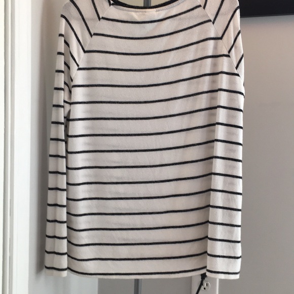 A long sleeve shirt feels amazing comfy worn twice - Picture 2 of 2